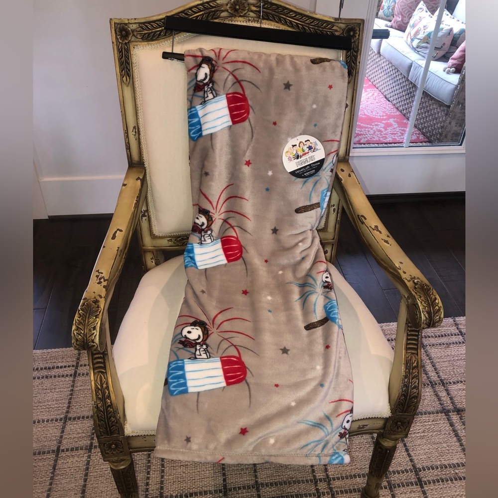 ✨NWT✨ Peanuts Berkshire Snoopy Patriotic July 4th Fireworks Decorative Throw